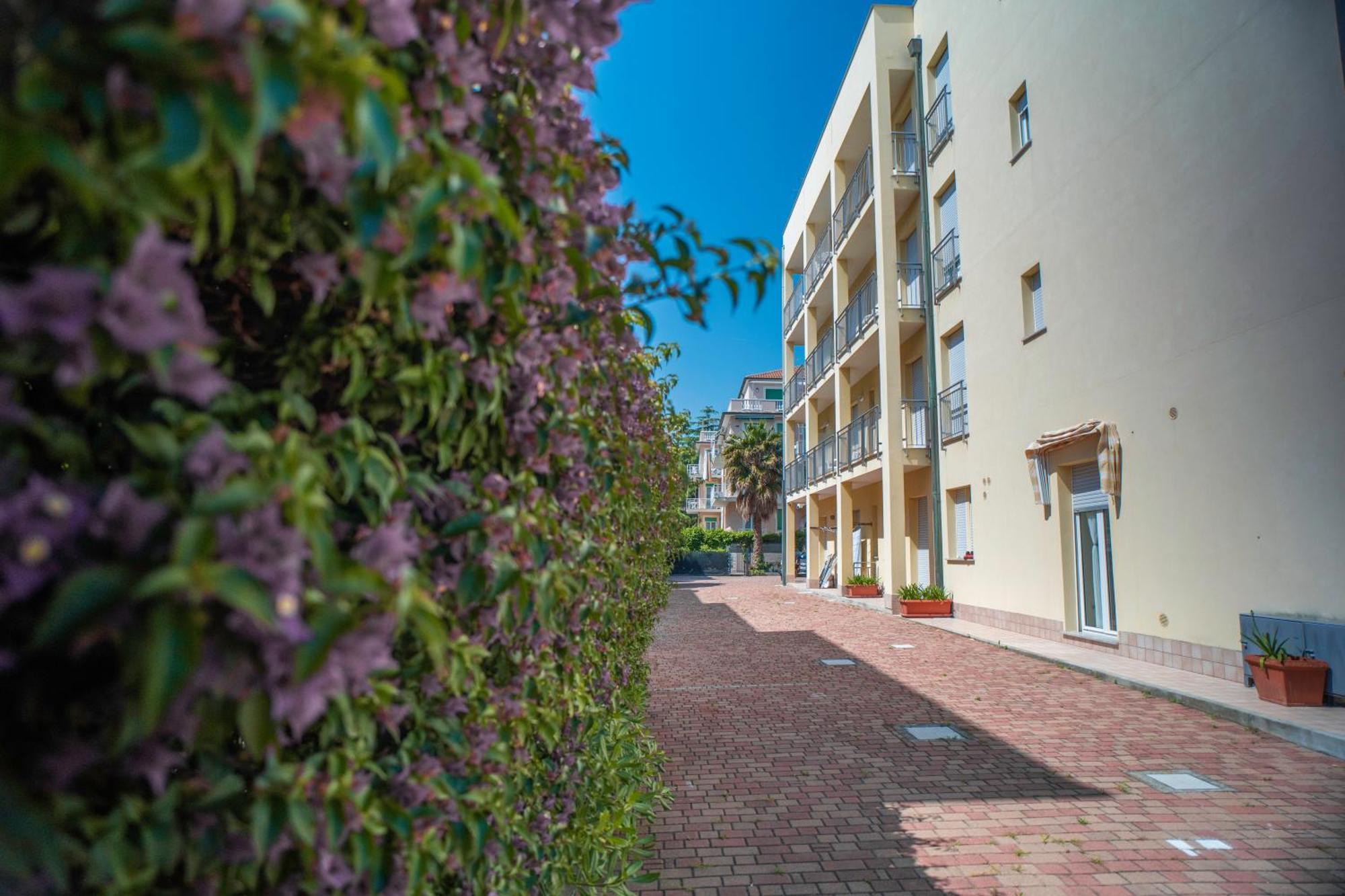 Residence Villa Gloria Borgio Verezzi Exterior foto